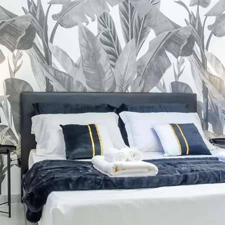 Tropical Boutique - *