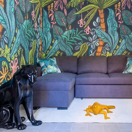 Tropical Boutique *