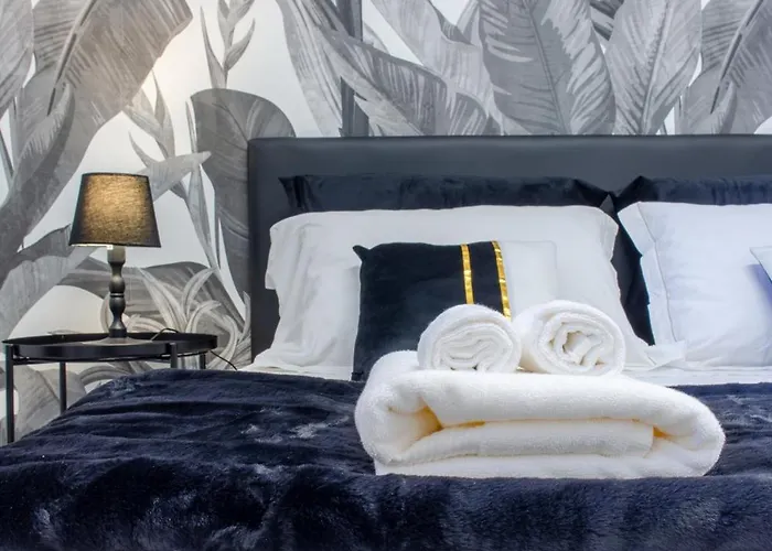 Tropical Boutique - * Gallipoli